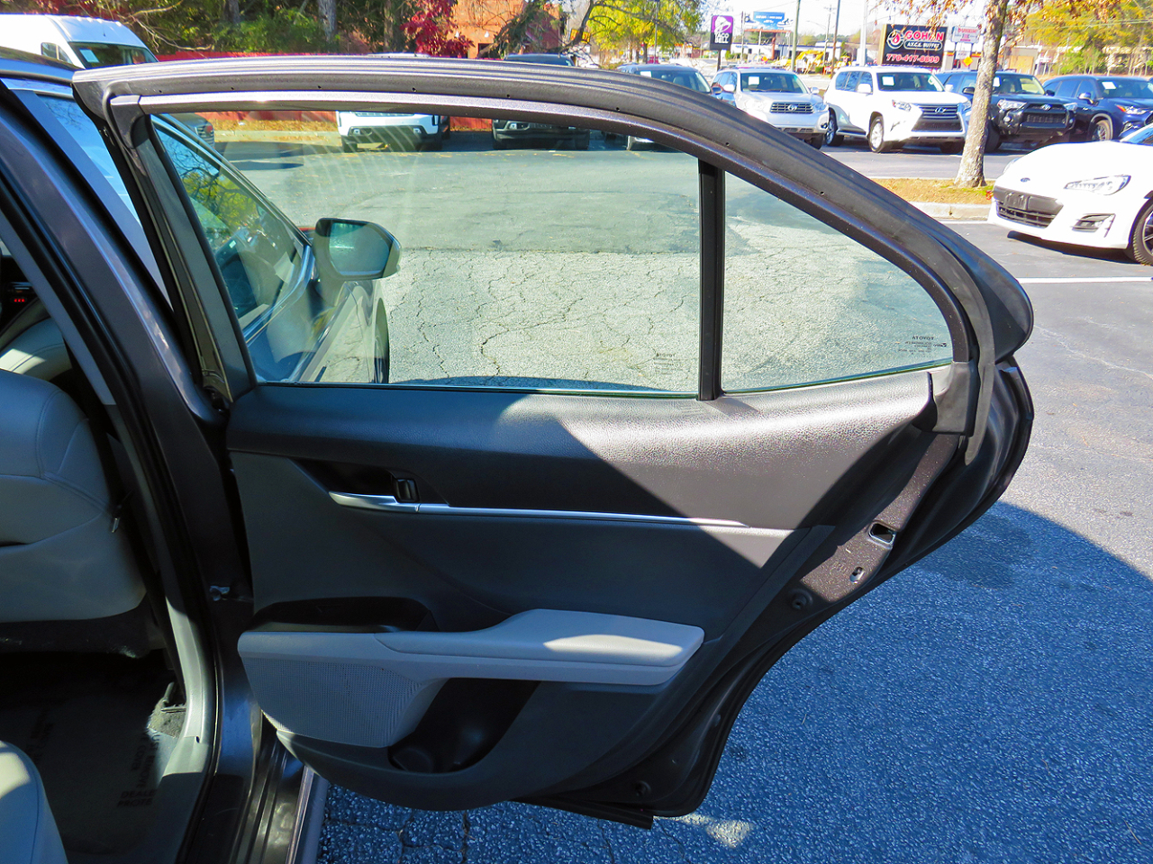 Toyota Camry SE Auto (Natl) 2021