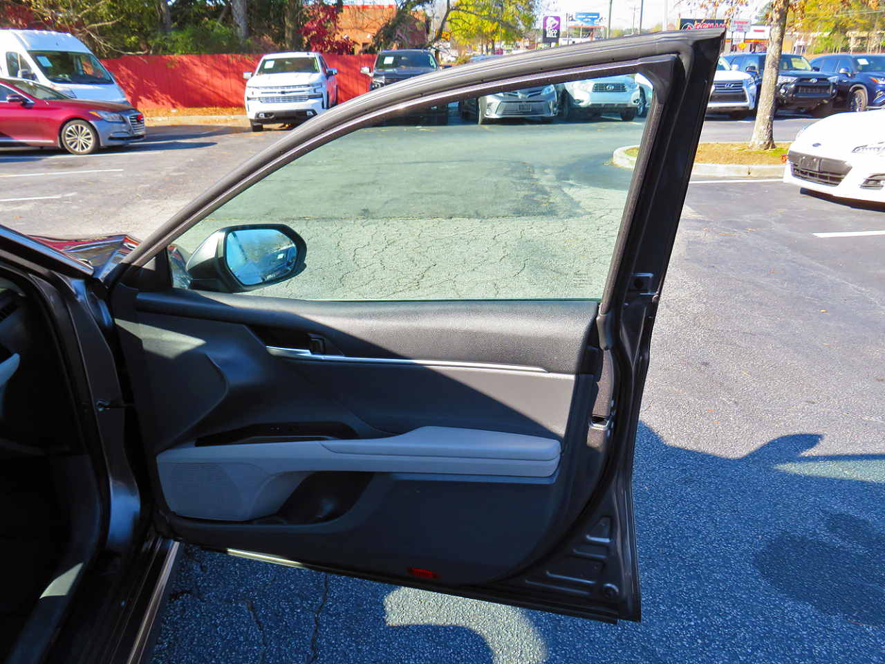 Toyota Camry SE Auto (Natl) 2021