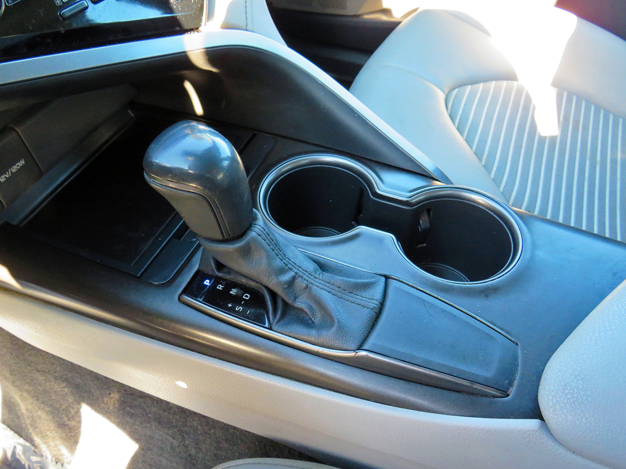 Toyota Camry SE Auto (Natl) 2021