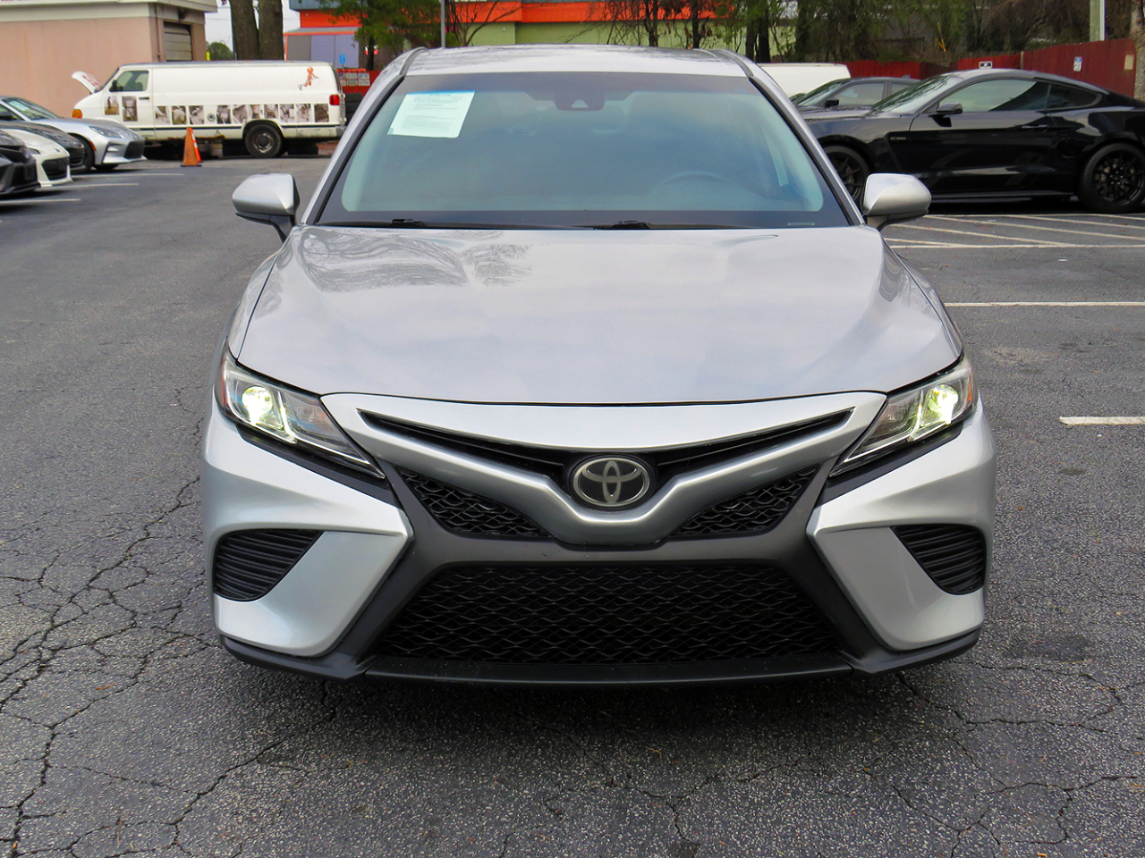 Toyota Camry SE Auto (Natl) 2020