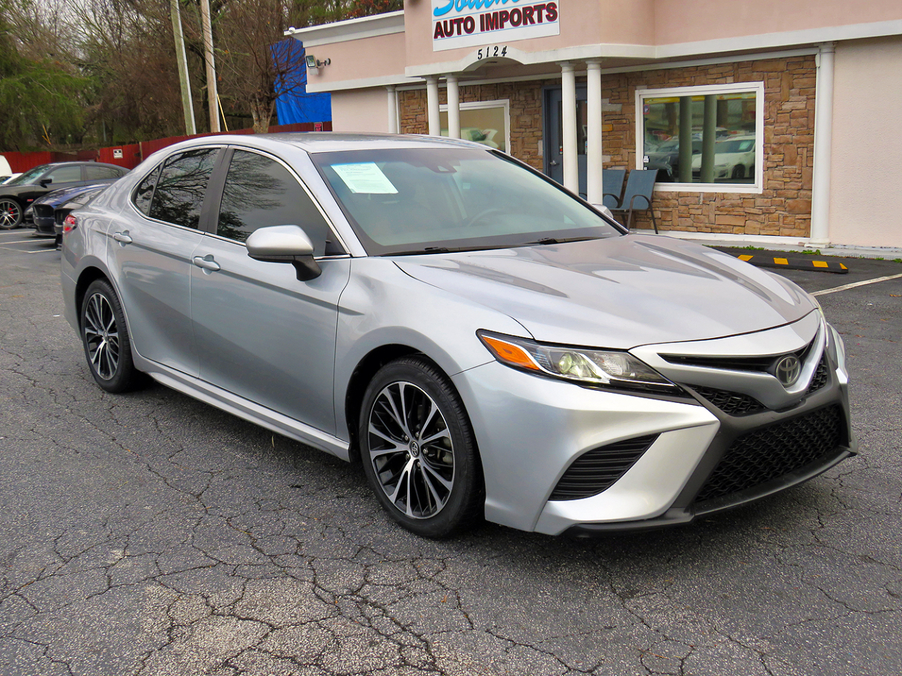 Toyota Camry SE Auto (Natl) 2020