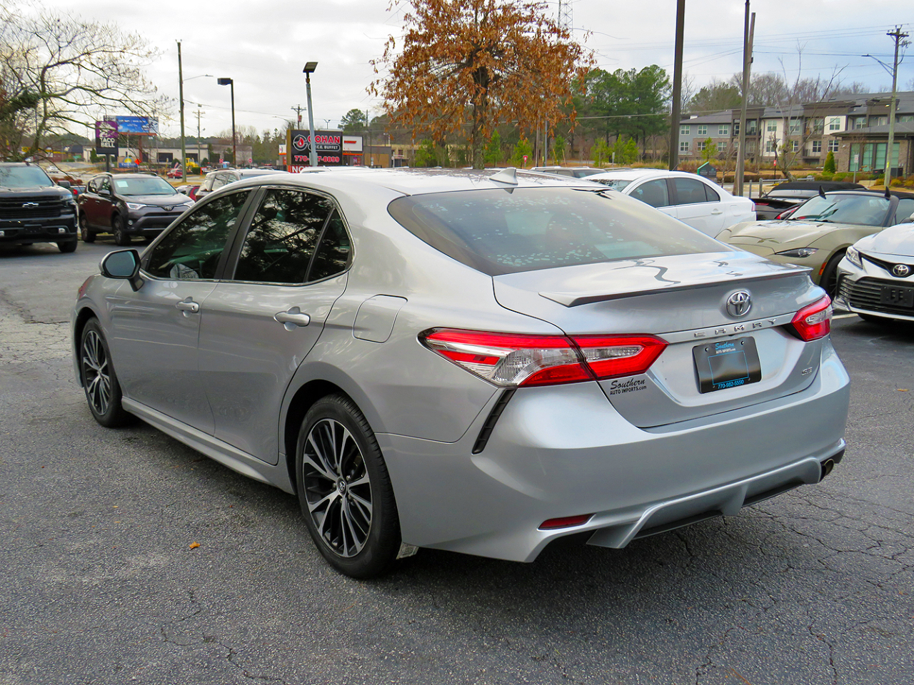 Toyota Camry SE Auto (Natl) 2020