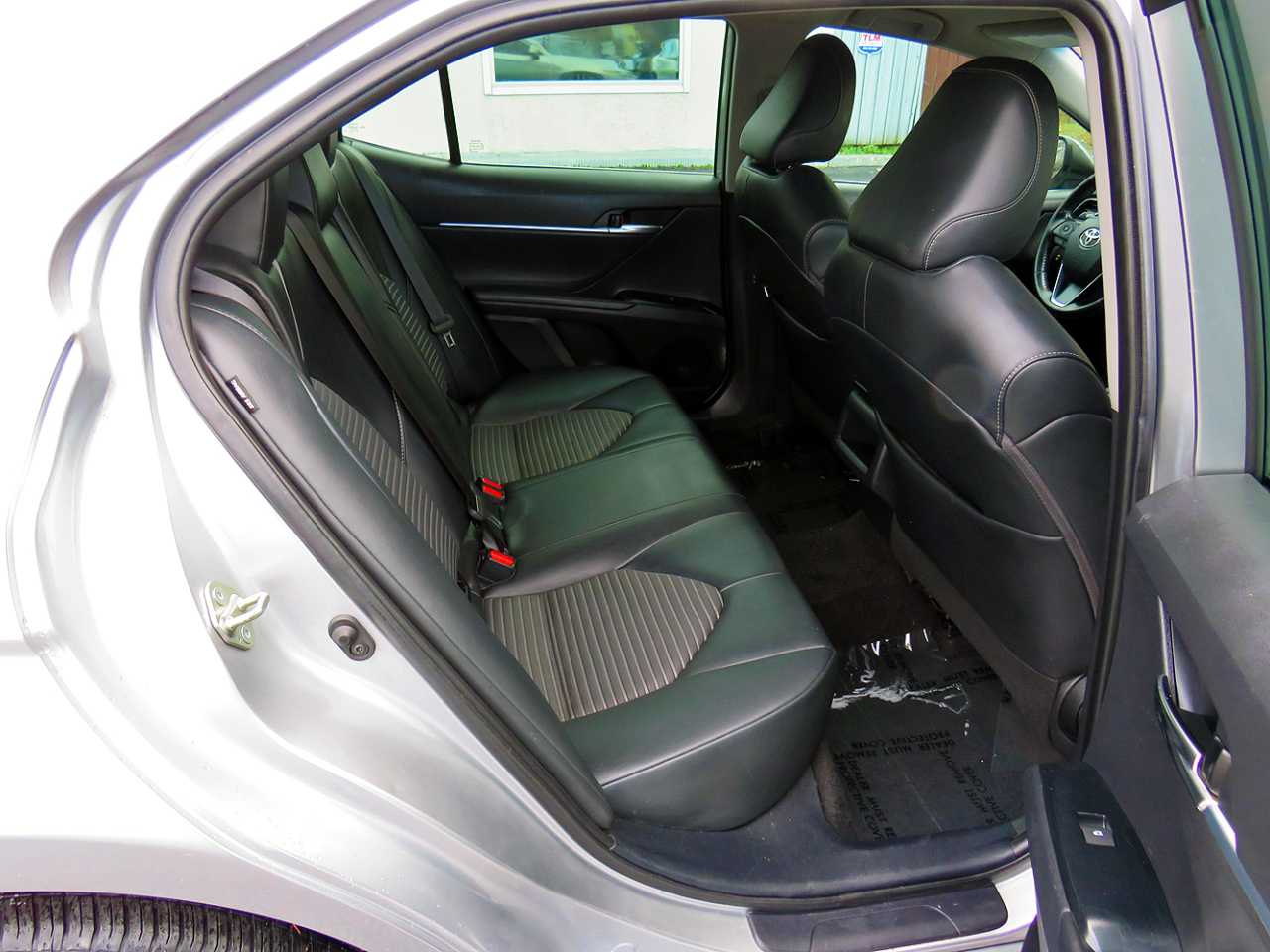 Toyota Camry SE Auto (Natl) 2020