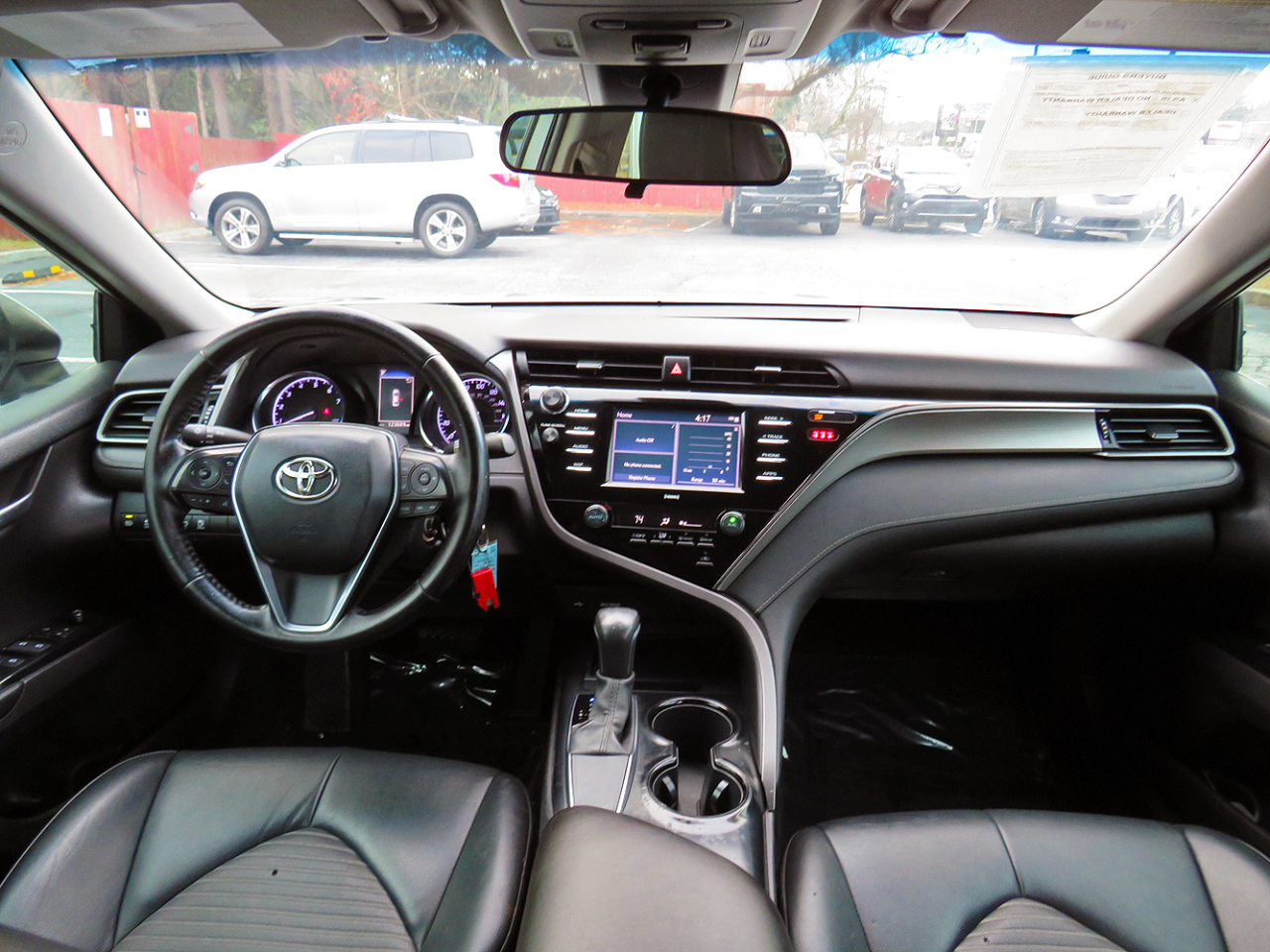 Toyota Camry SE Auto (Natl) 2020