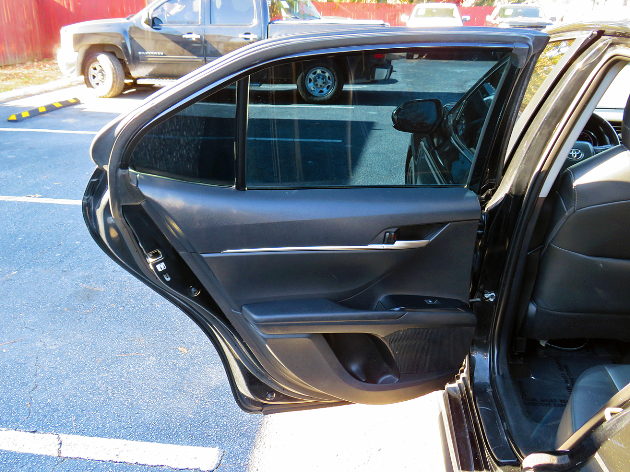 Toyota Camry SE Auto (Natl) 2019