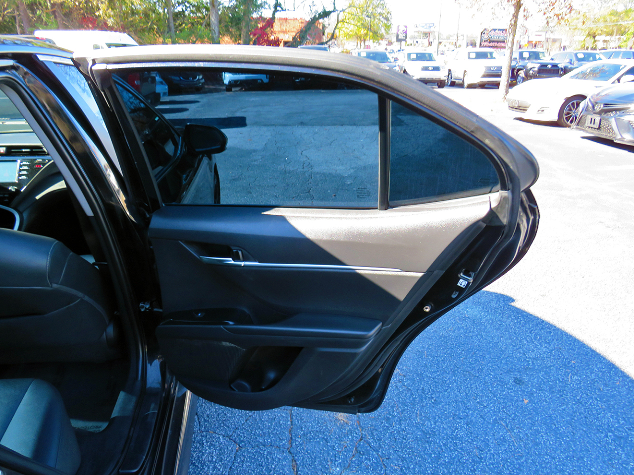 Toyota Camry SE Auto (Natl) 2019