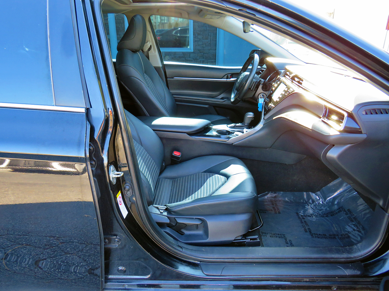 Toyota Camry SE Auto (Natl) 2019