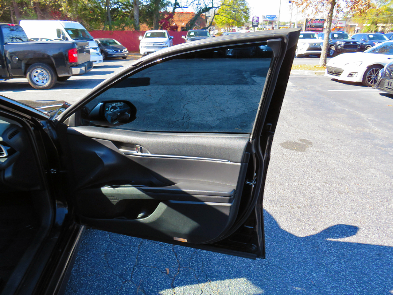 Toyota Camry SE Auto (Natl) 2019