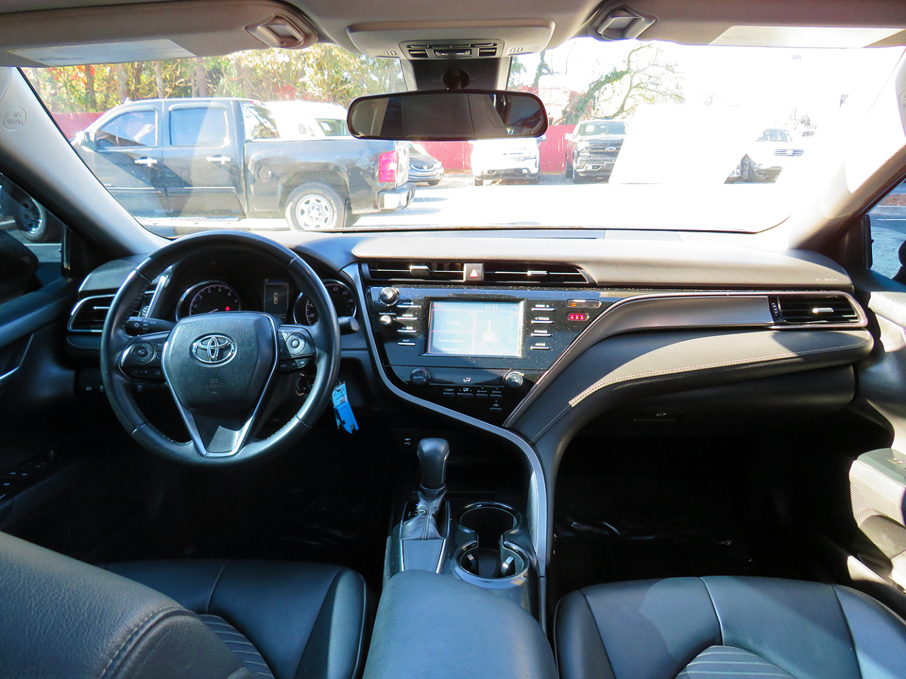 Toyota Camry SE Auto (Natl) 2019