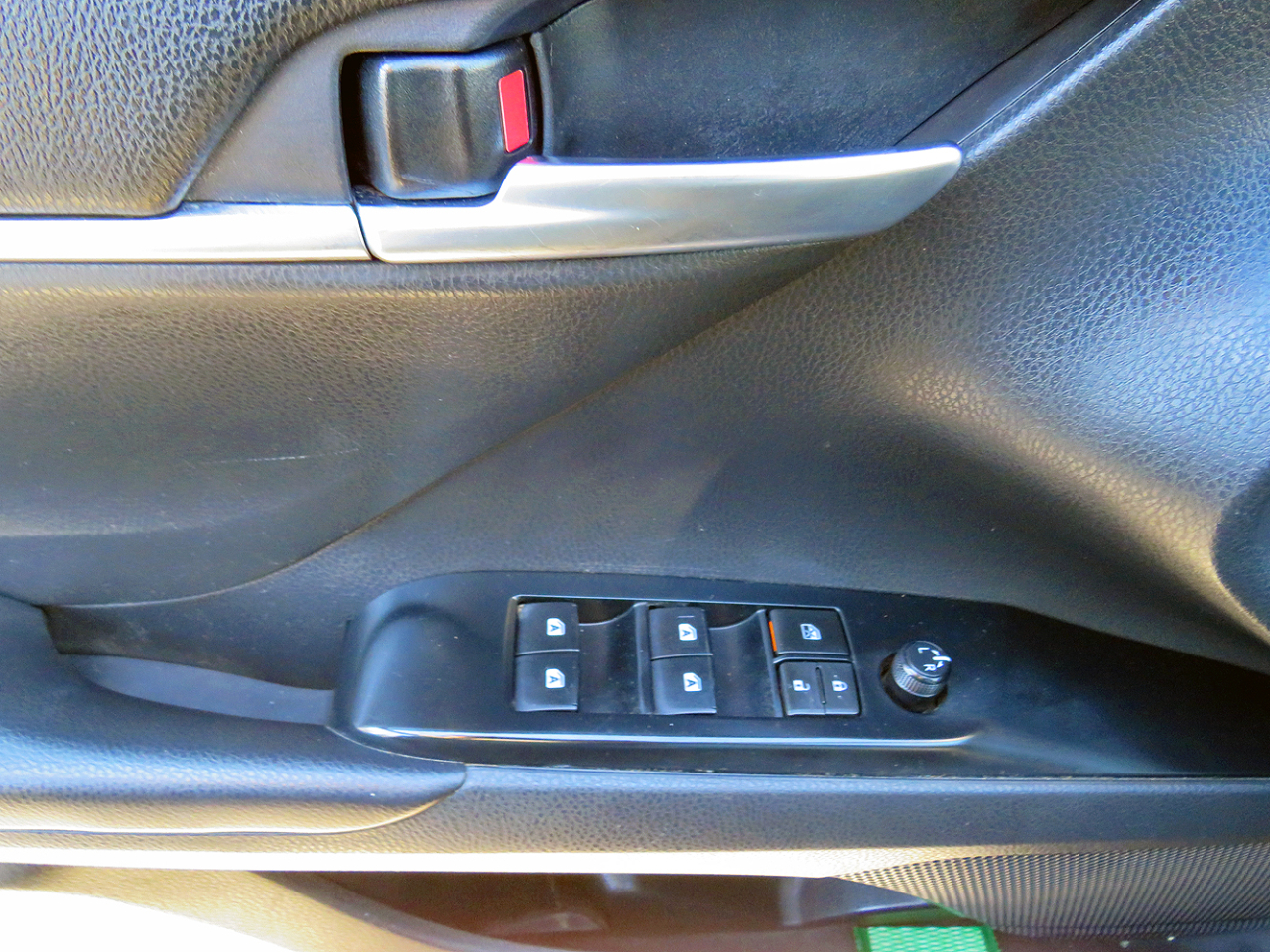 Toyota Camry SE Auto (Natl) 2019