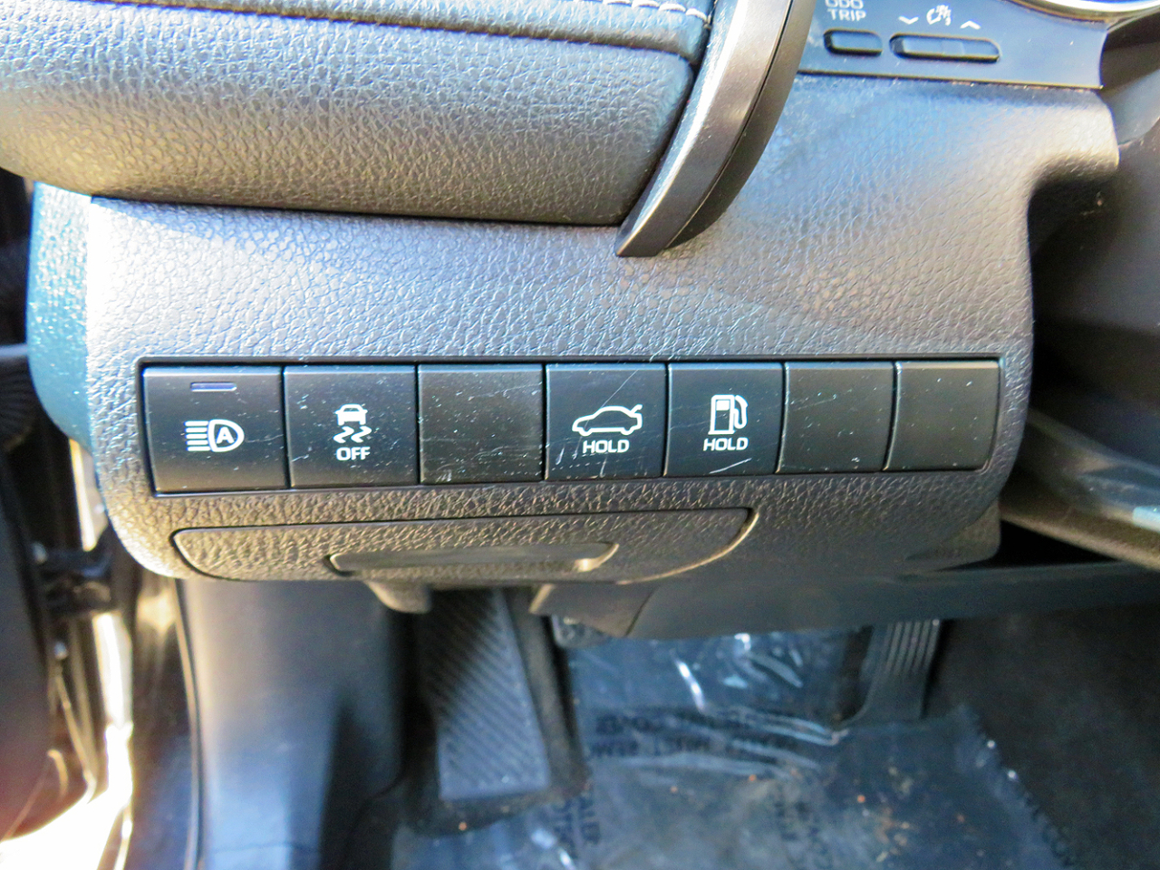 Toyota Camry SE Auto (Natl) 2019