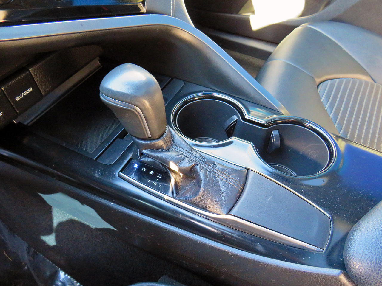 Toyota Camry SE Auto (Natl) 2019