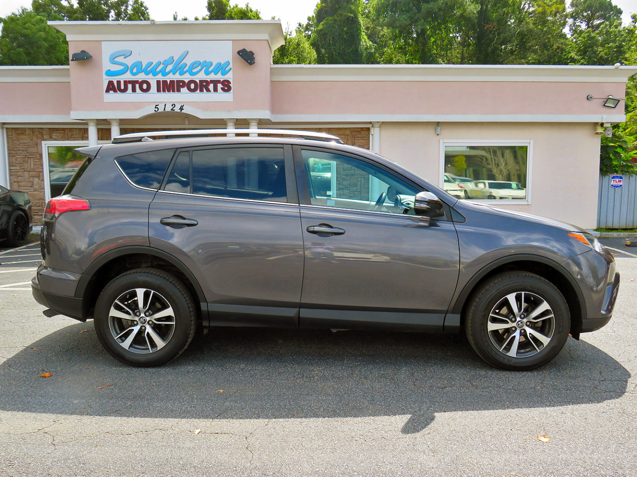Toyota RAV4 AWD XLE 2018