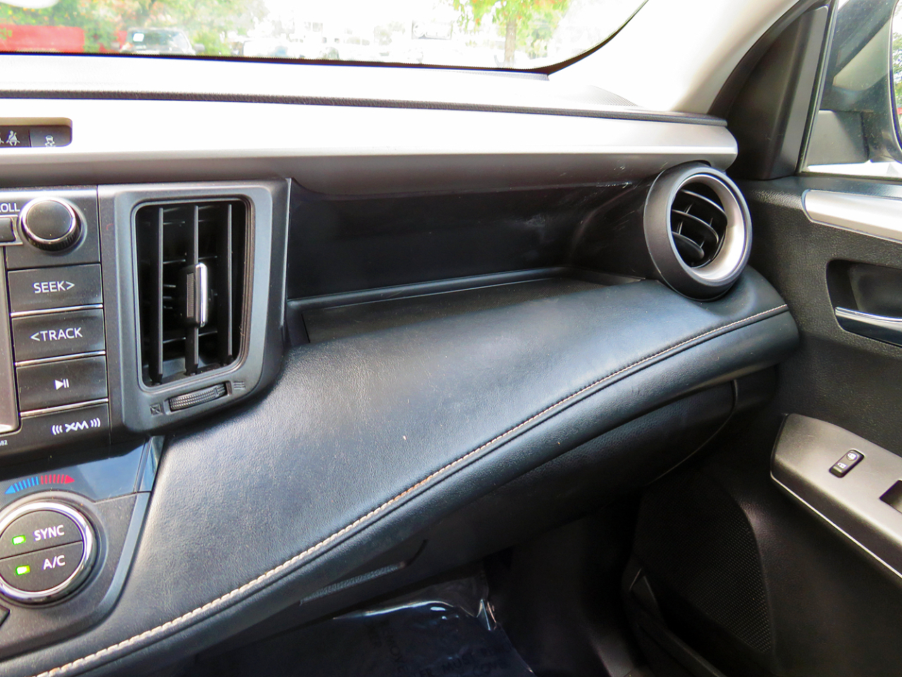 Toyota RAV4 AWD XLE 2018