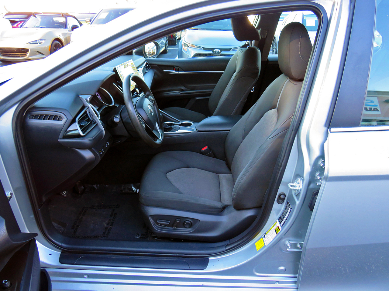 Toyota Camry LE Auto (Natl) 2021