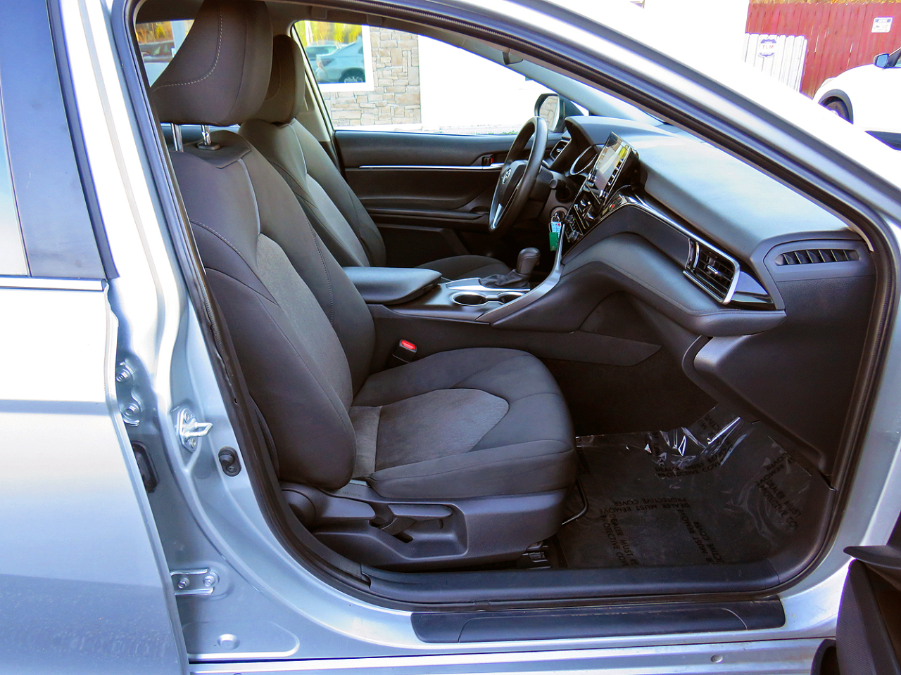 Toyota Camry LE Auto (Natl) 2021