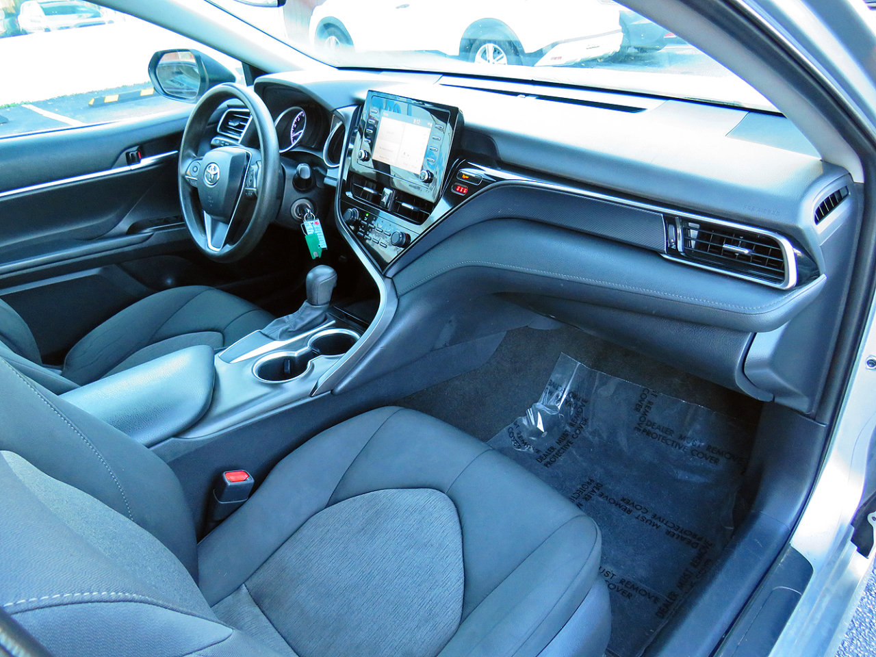 Toyota Camry LE Auto (Natl) 2021