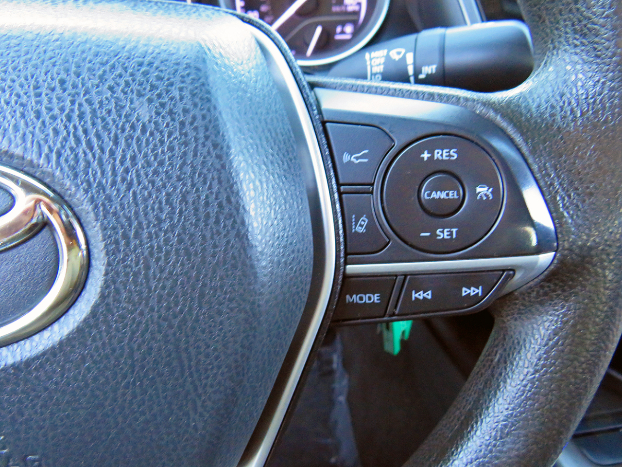 Toyota Camry LE Auto (Natl) 2021