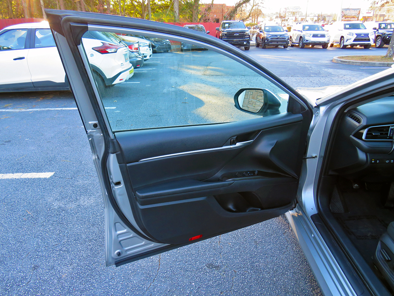 Toyota Camry LE Auto (Natl) 2021