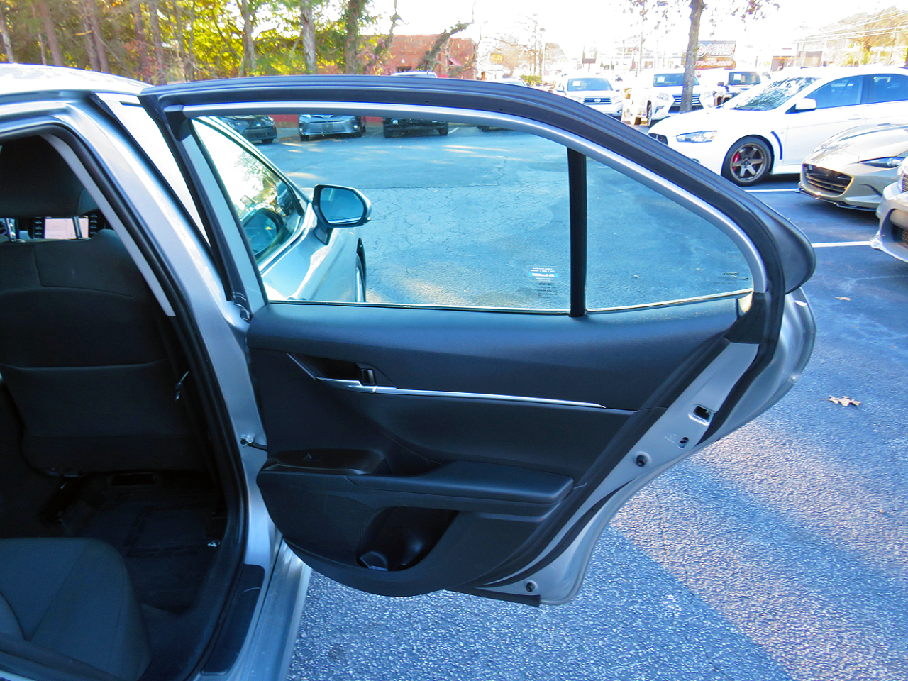 Toyota Camry LE Auto (Natl) 2021