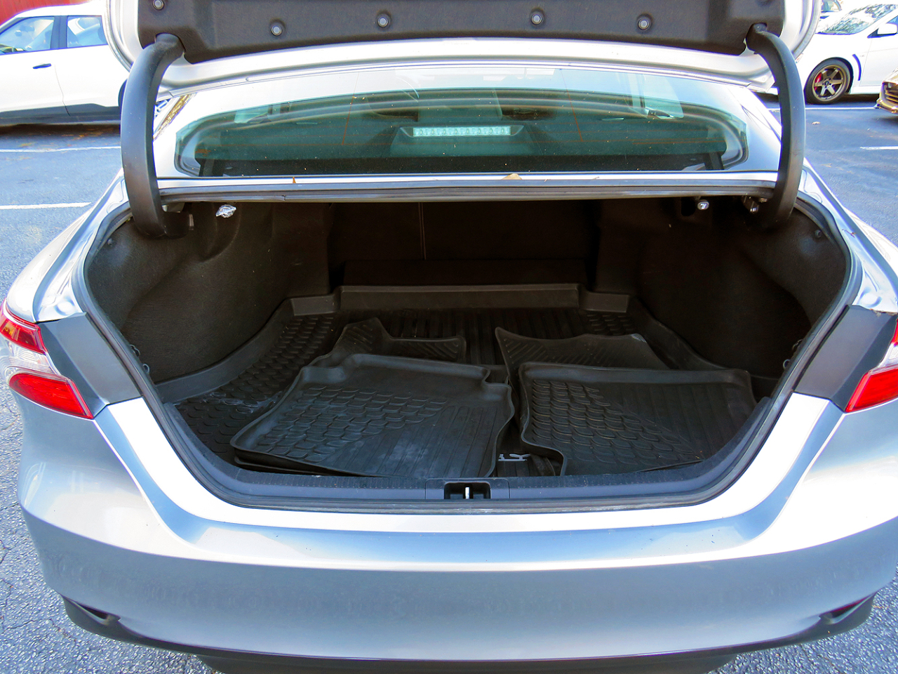 Toyota Camry LE Auto (Natl) 2021