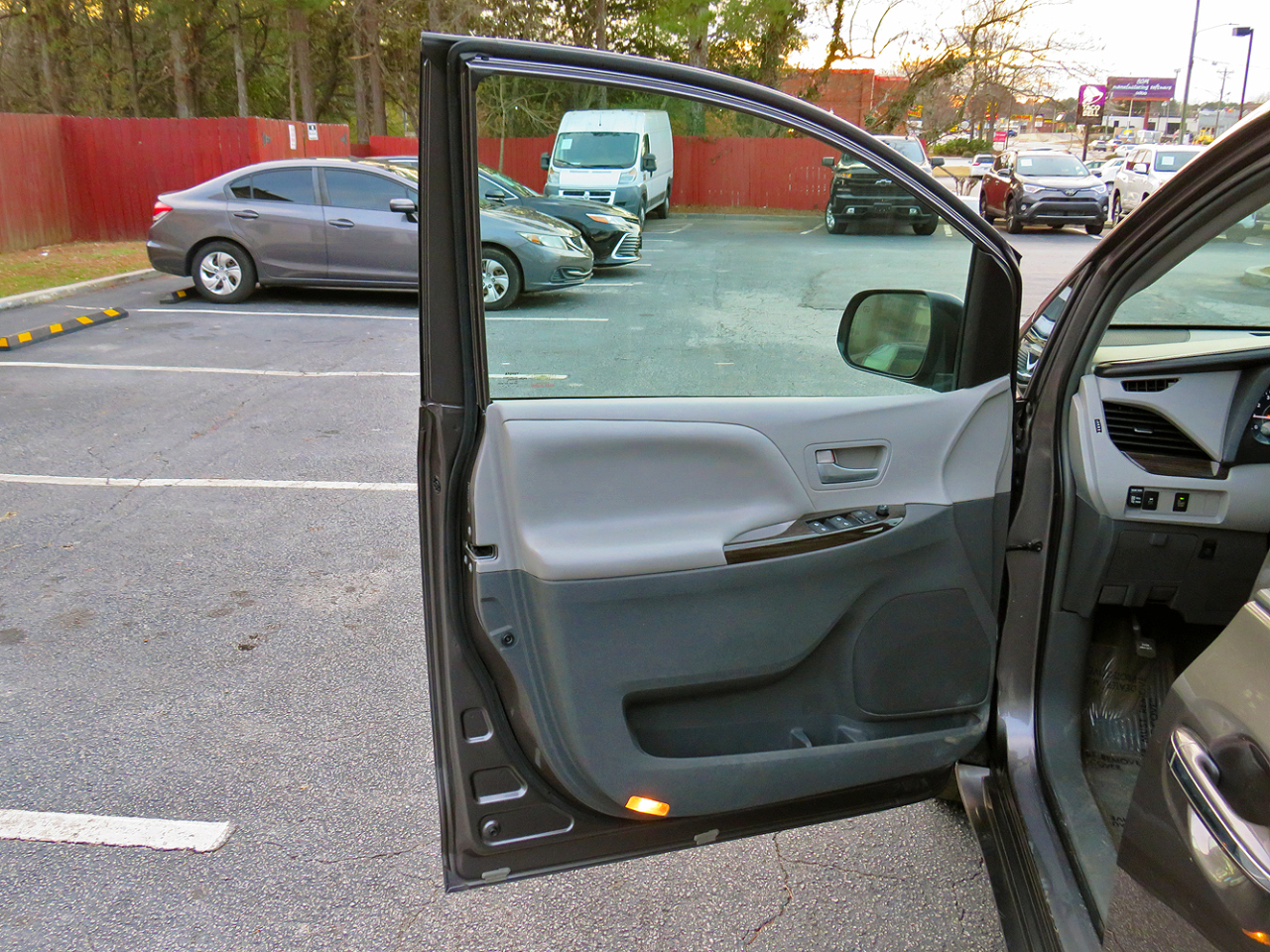 Toyota Sienna 5dr 8-Pass Van XLE Premium FWD (Natl) 2015