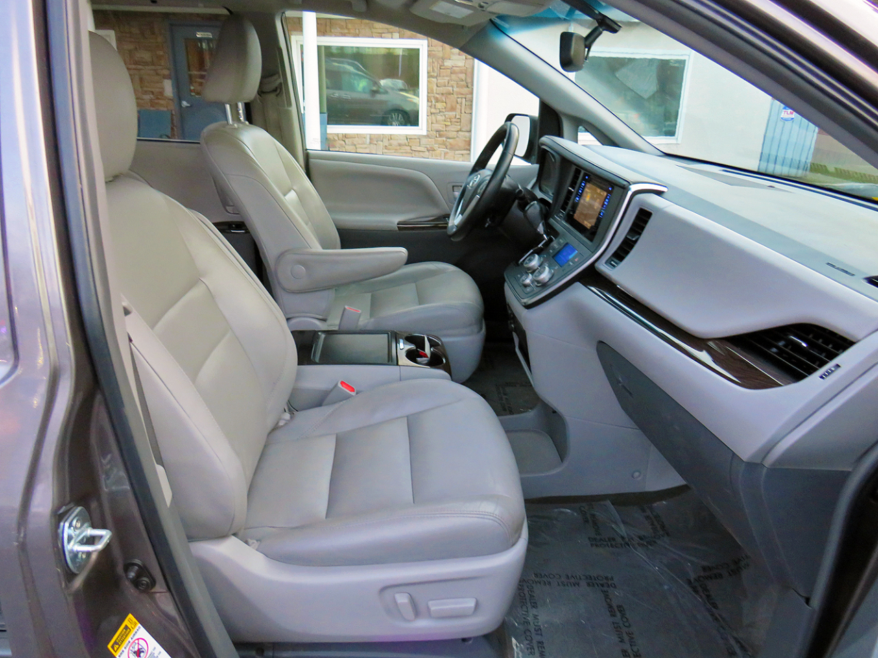 Toyota Sienna 5dr 8-Pass Van XLE Premium FWD (Natl) 2015