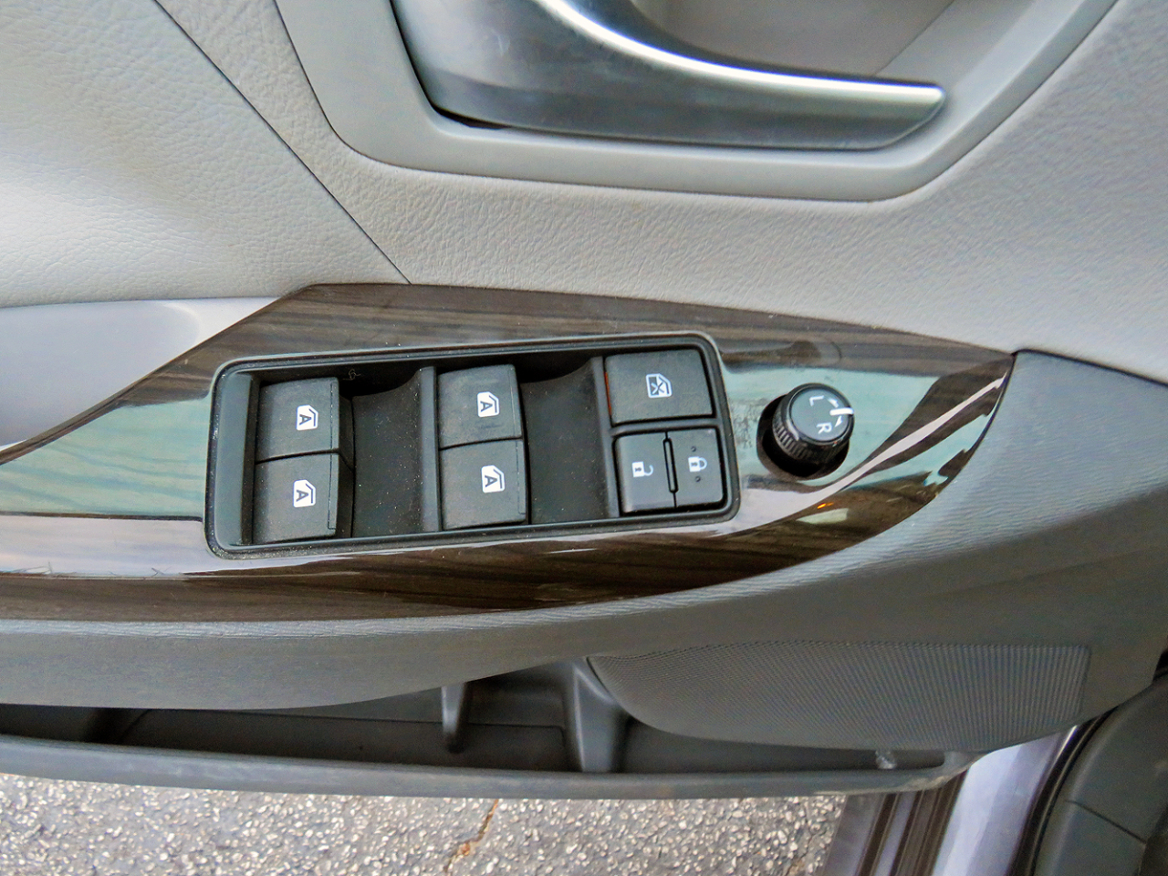 Toyota Sienna 5dr 8-Pass Van XLE Premium FWD (Natl) 2015