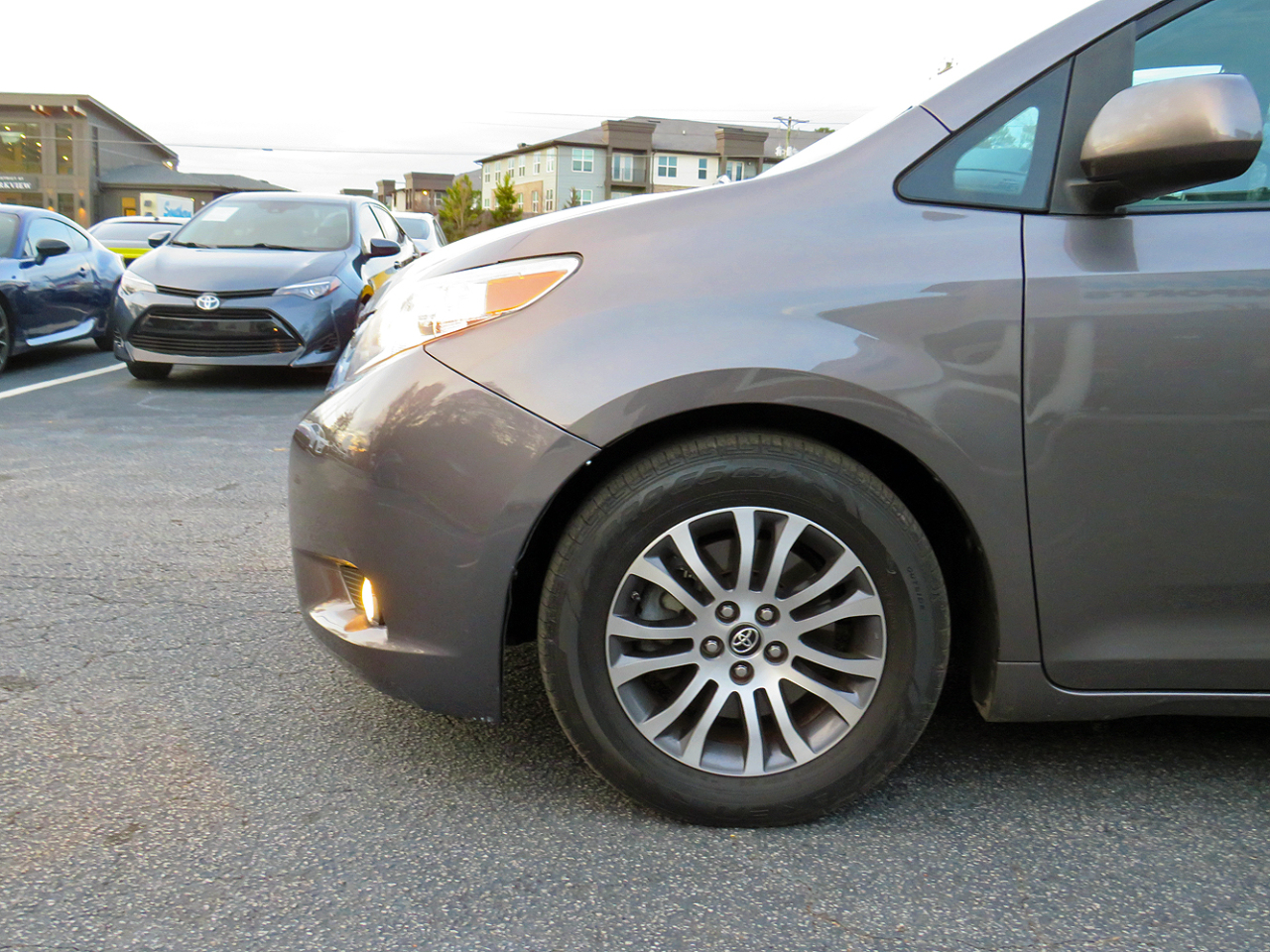 Toyota Sienna 5dr 8-Pass Van XLE Premium FWD (Natl) 2015