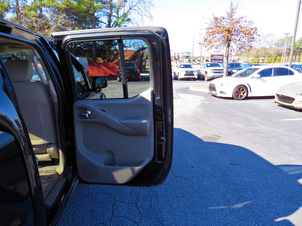 Nissan Frontier Crew Cab 4x2 SV V6 Auto 2018