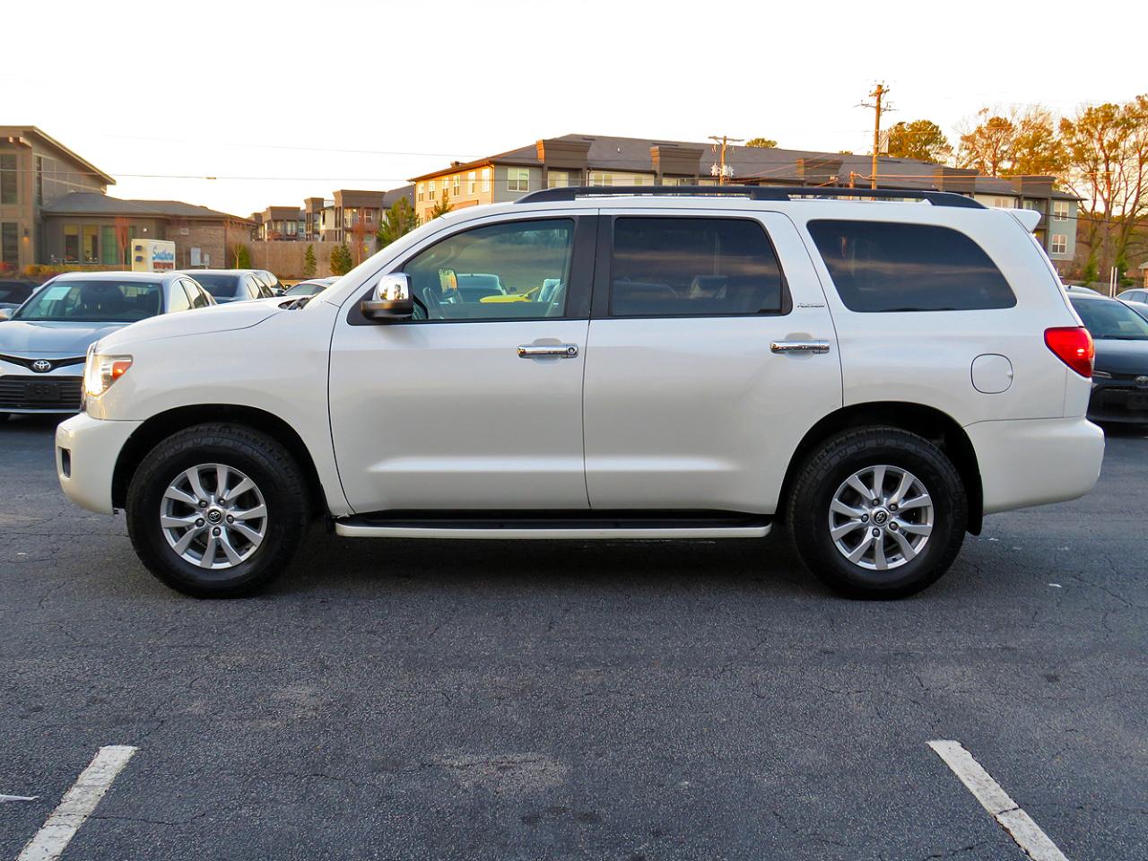 Toyota Sequoia 4WD 5.7L FFV Platinum (Natl) 2014