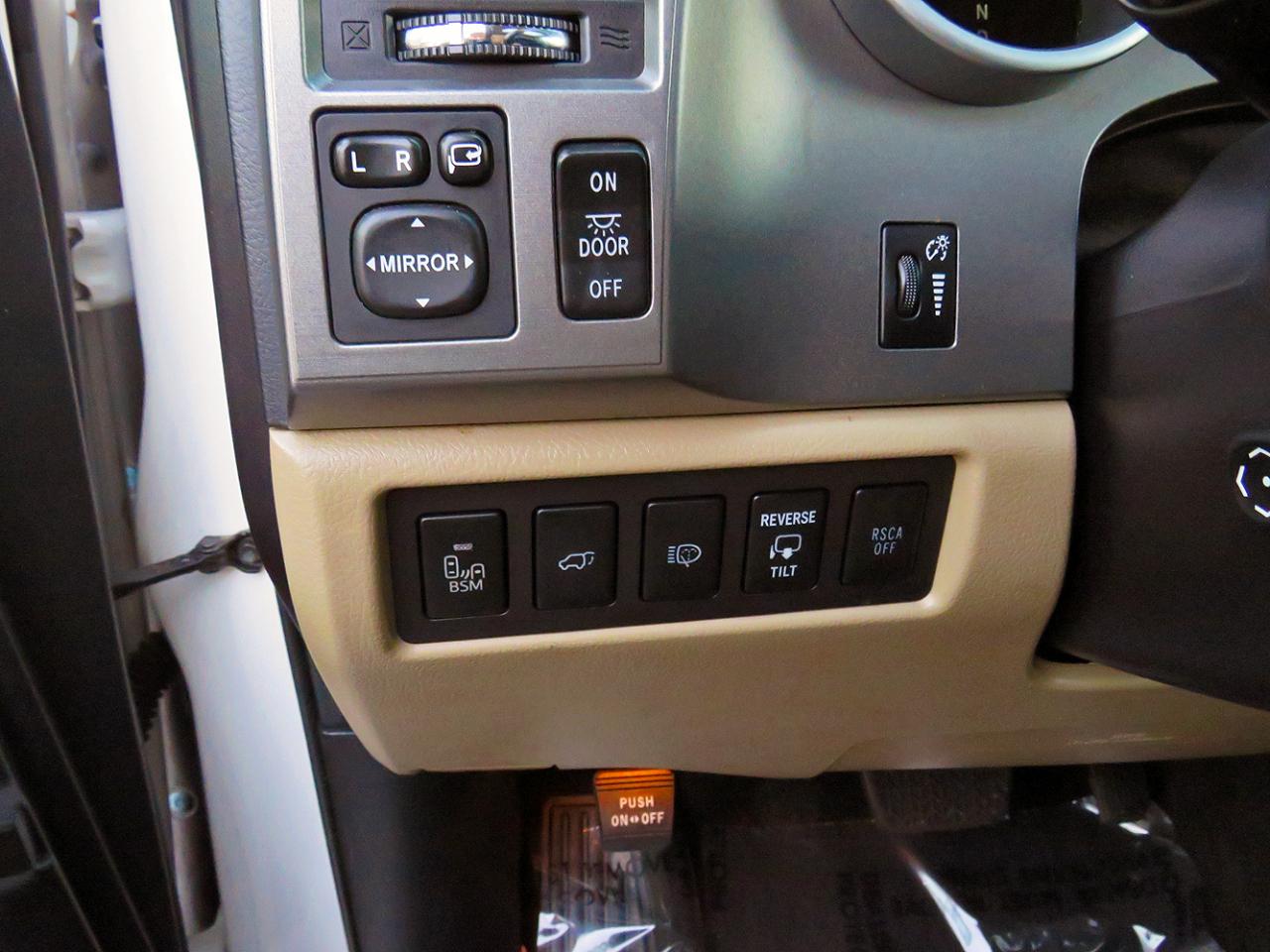 Toyota Sequoia 4WD 5.7L FFV Platinum (Natl) 2014