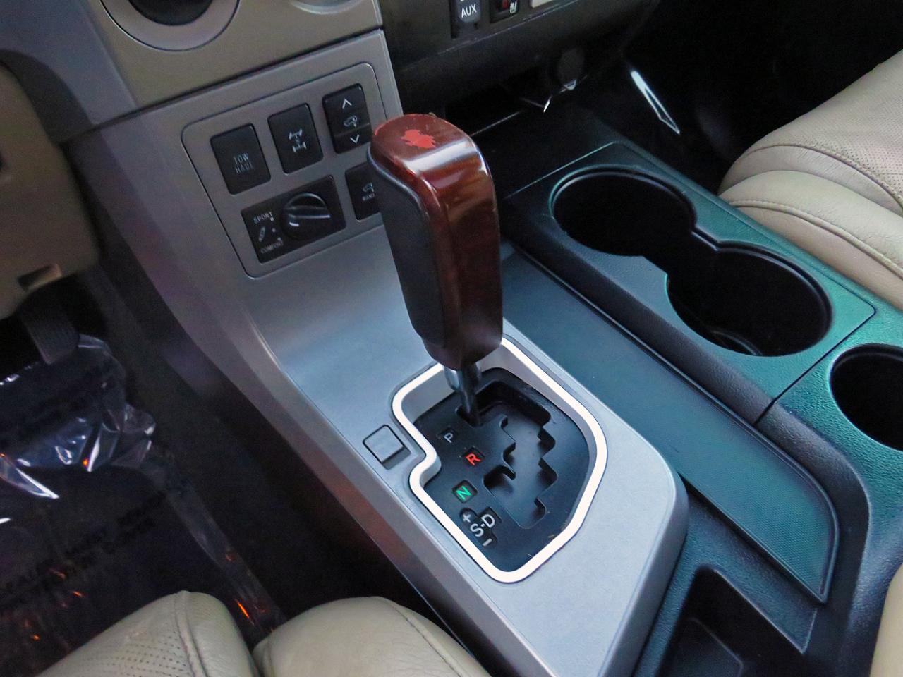 Toyota Sequoia 4WD 5.7L FFV Platinum (Natl) 2014