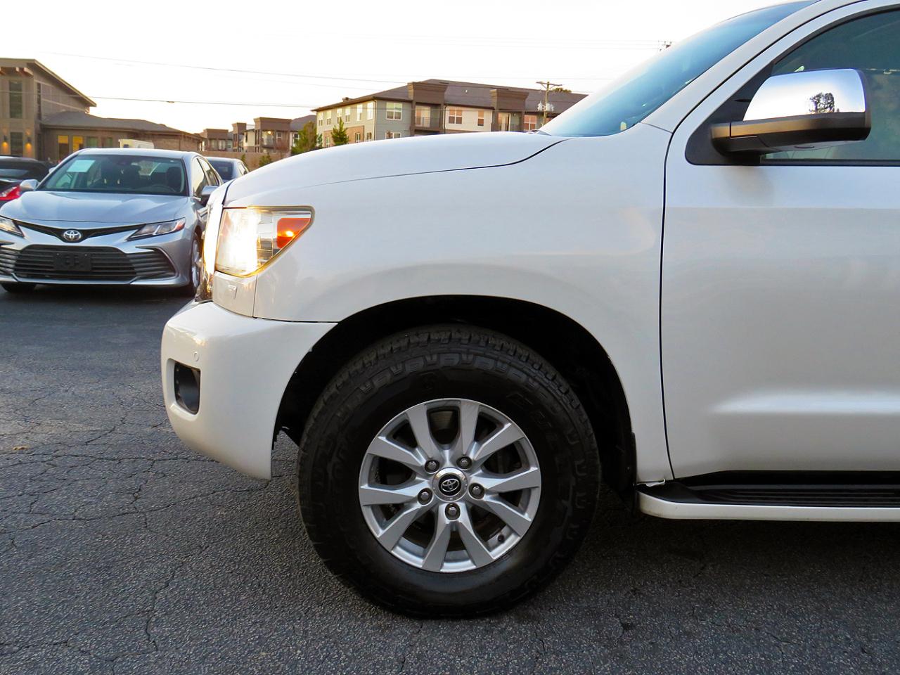 Toyota Sequoia 4WD 5.7L FFV Platinum (Natl) 2014