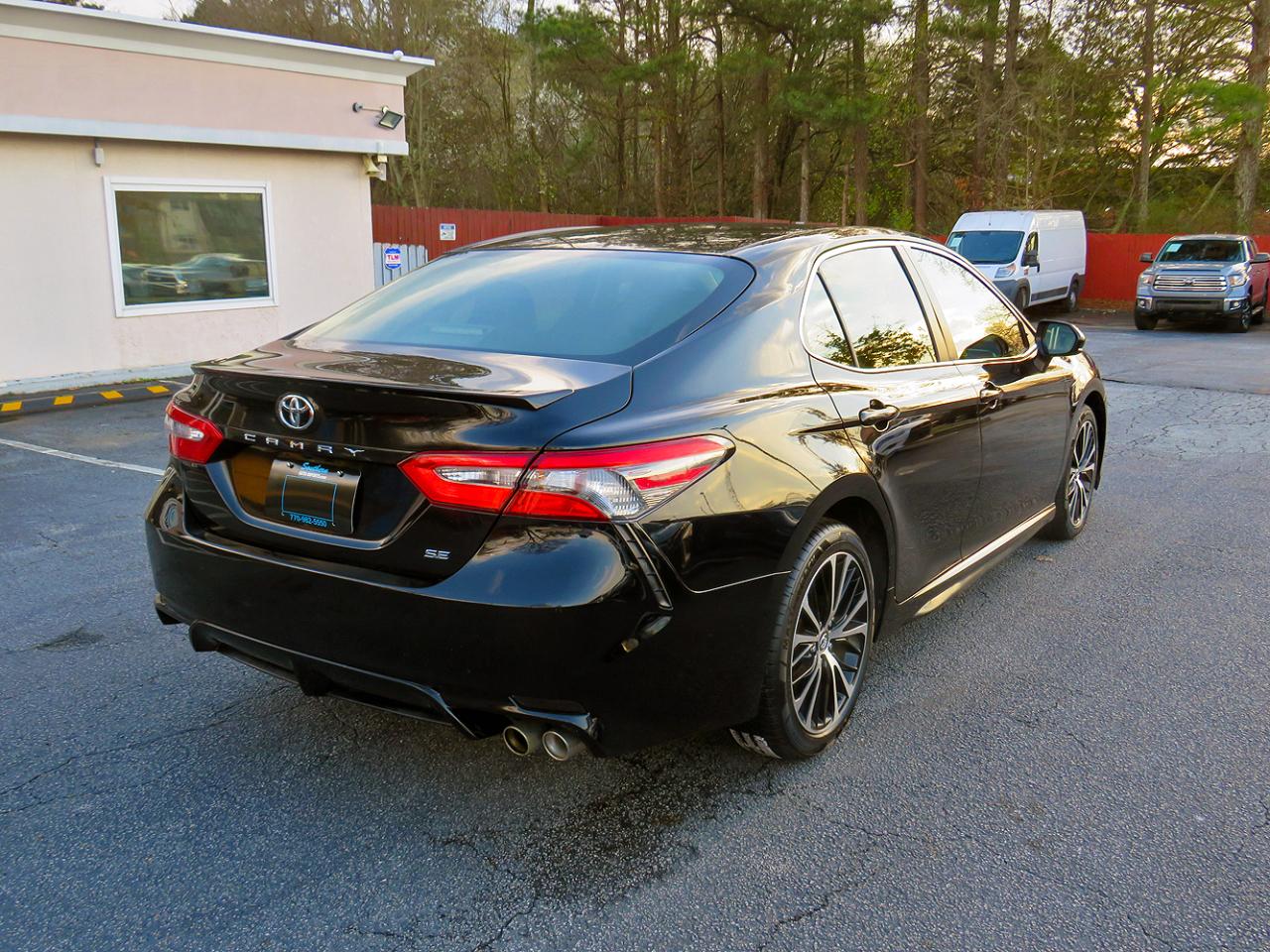 Toyota Camry SE 2018