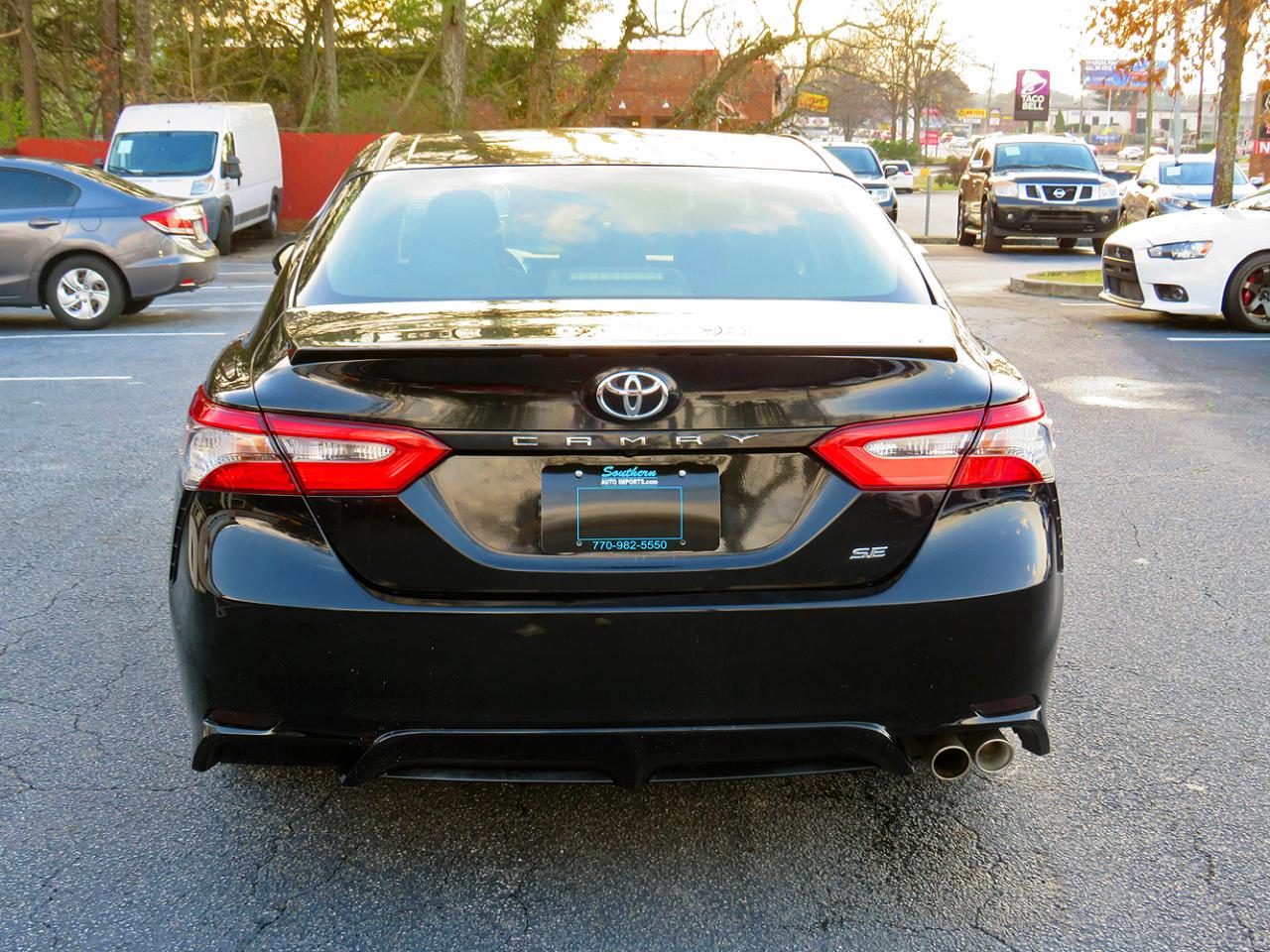 Toyota Camry SE 2018