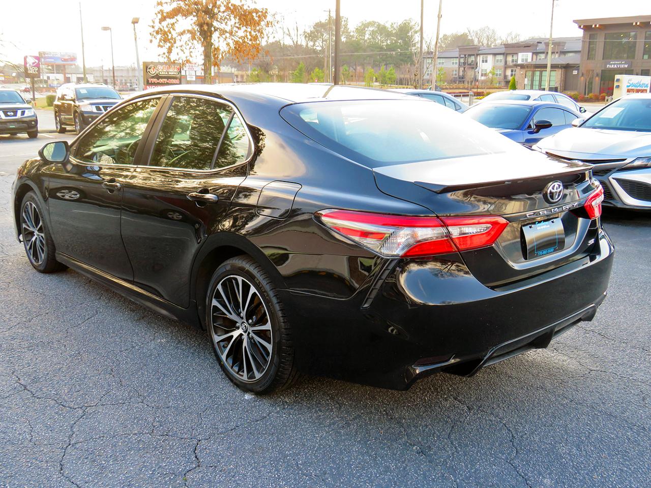 Toyota Camry SE 2018