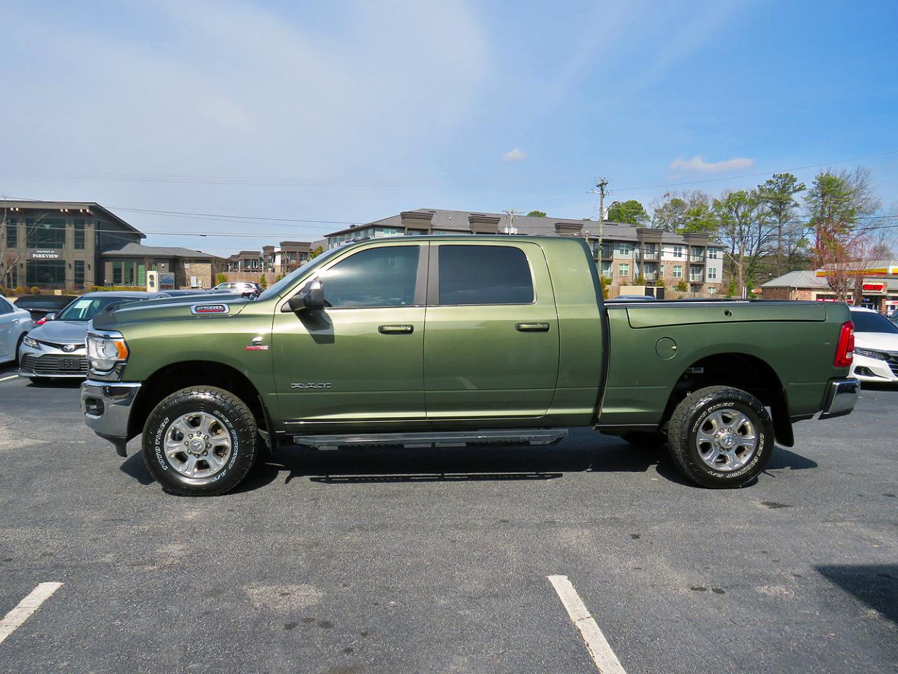 RAM 2500 Big Horn 4x4 Mega Cab 6'4" Box 2021