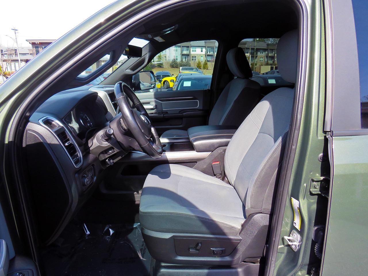 RAM 2500 Big Horn 4x4 Mega Cab 6'4" Box 2021