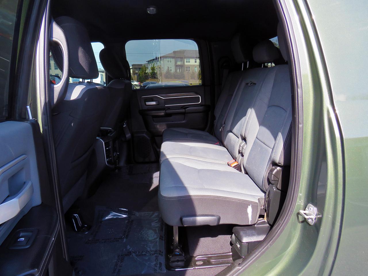 RAM 2500 Big Horn 4x4 Mega Cab 6'4" Box 2021