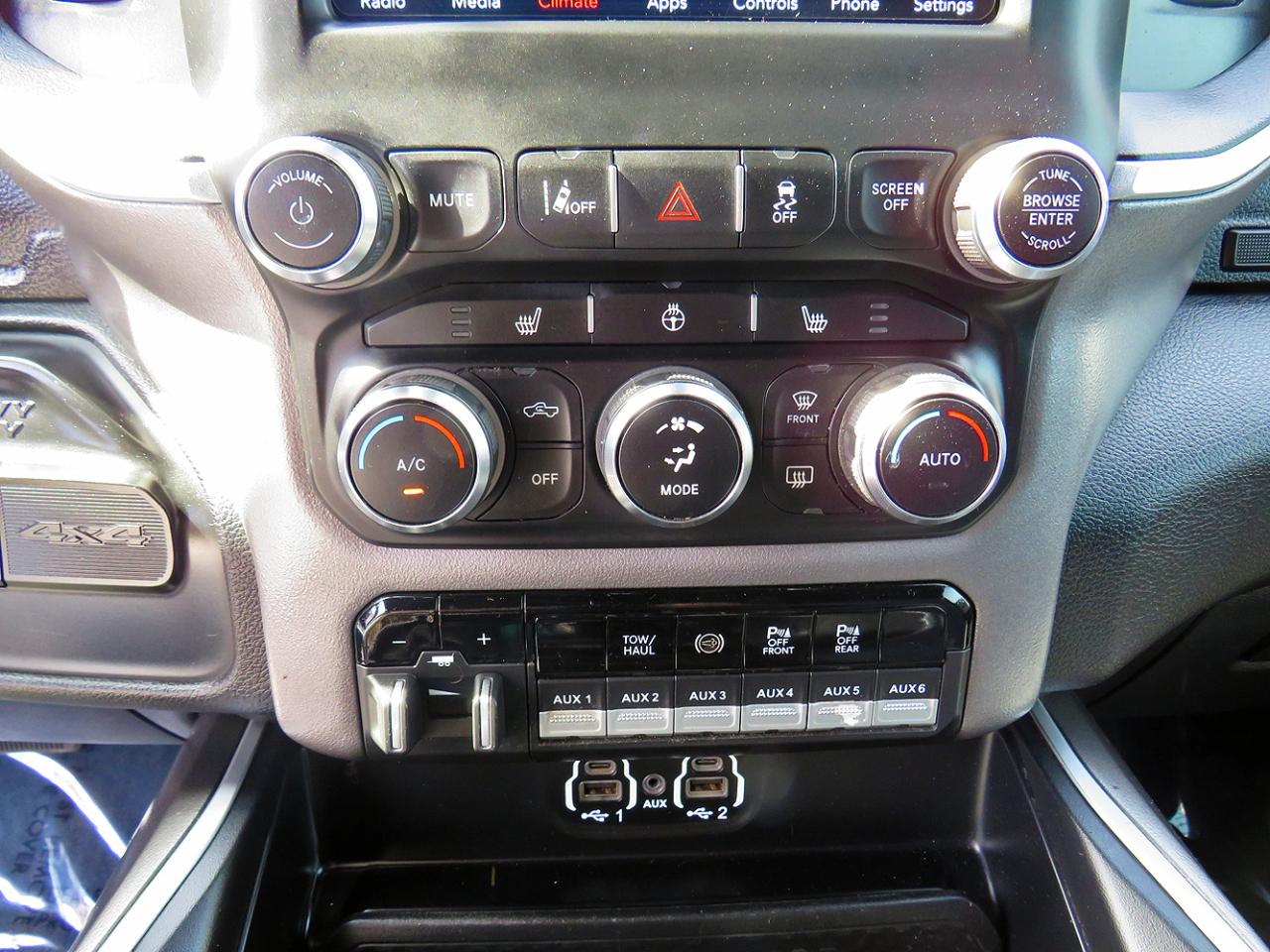 RAM 2500 Big Horn 4x4 Mega Cab 6'4" Box 2021