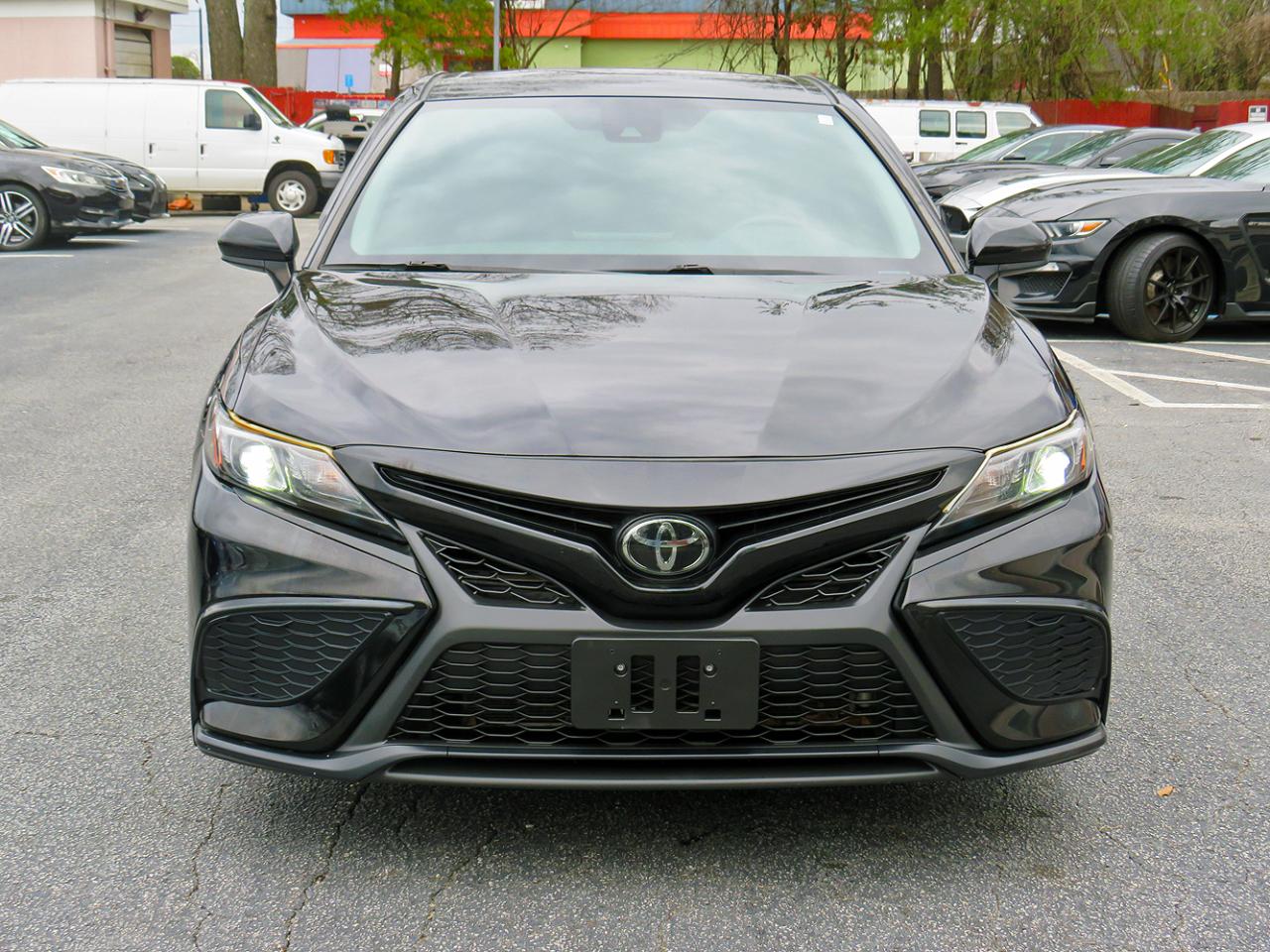 Toyota Camry SE Auto (Natl) 2021