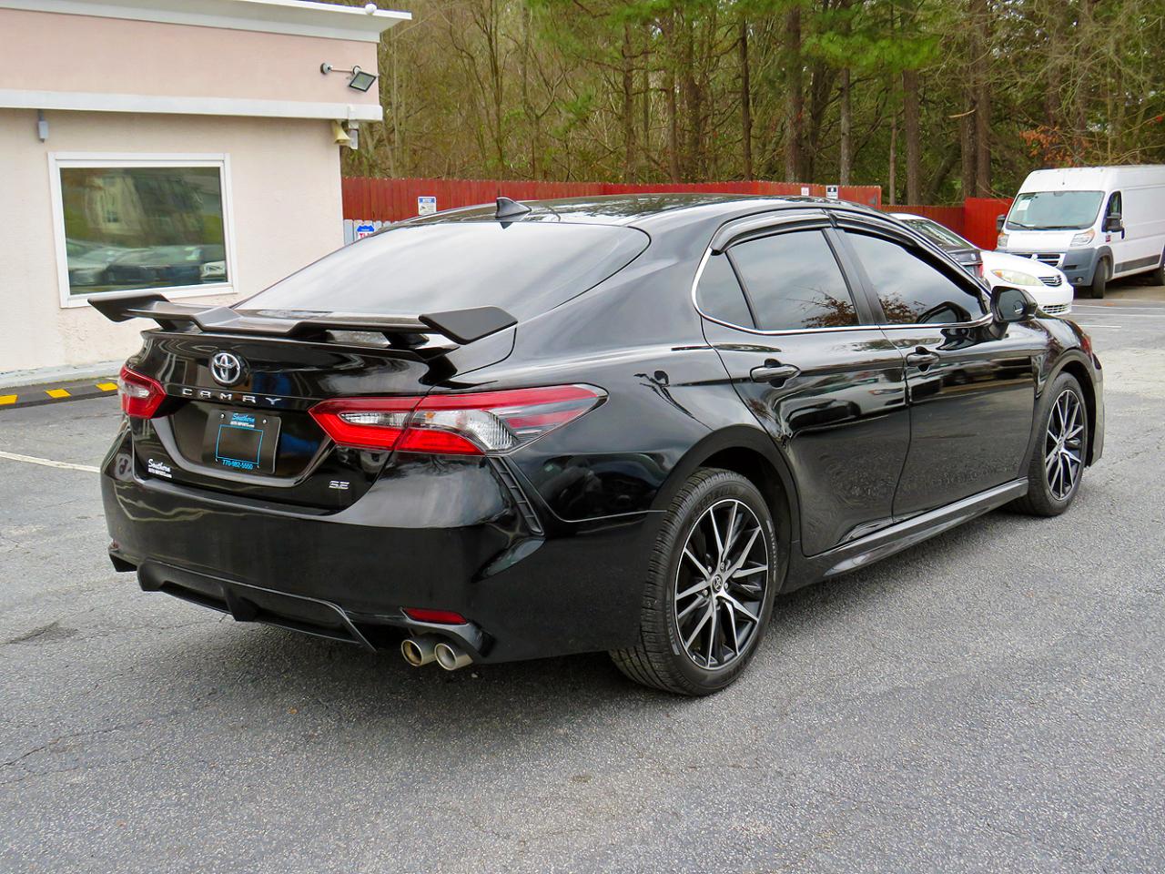 Toyota Camry SE Auto (Natl) 2021