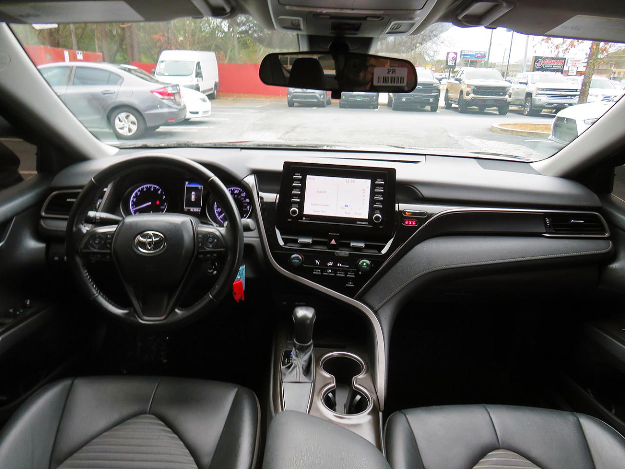 Toyota Camry SE Auto (Natl) 2021