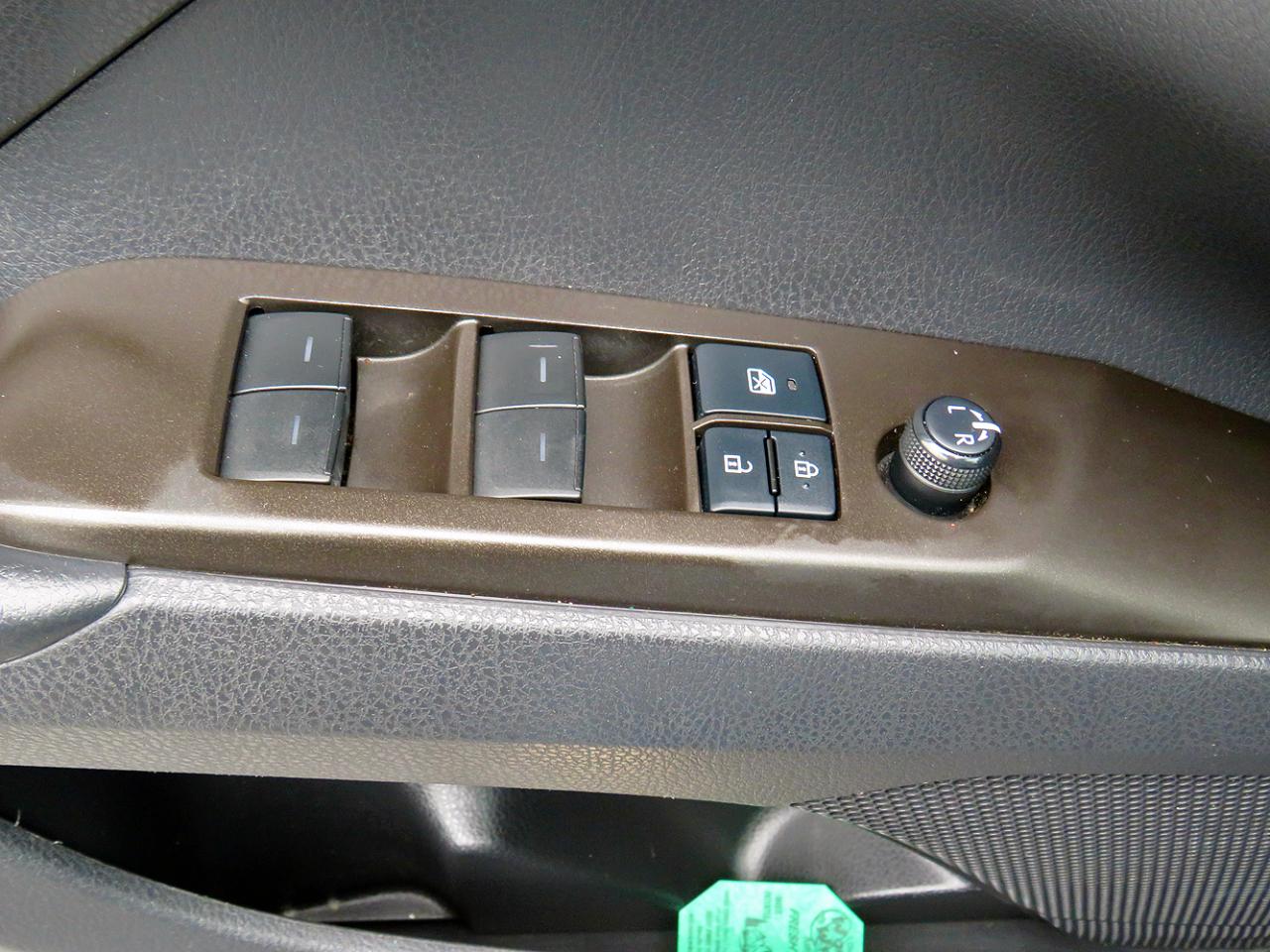 Toyota Camry SE Auto (Natl) 2021