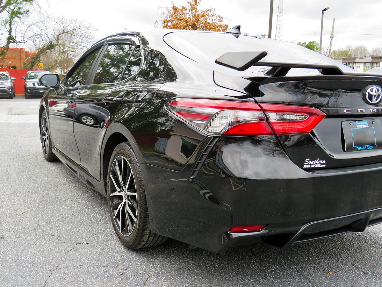 Toyota Camry SE Auto (Natl) 2021