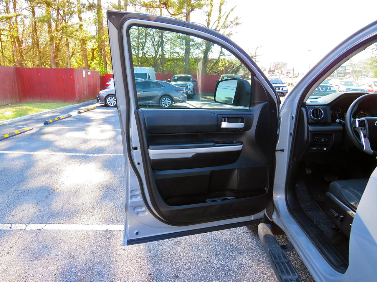 Toyota Tundra 4WD SR5 CrewMax 5.5' Bed 5.7L (Natl) 2021