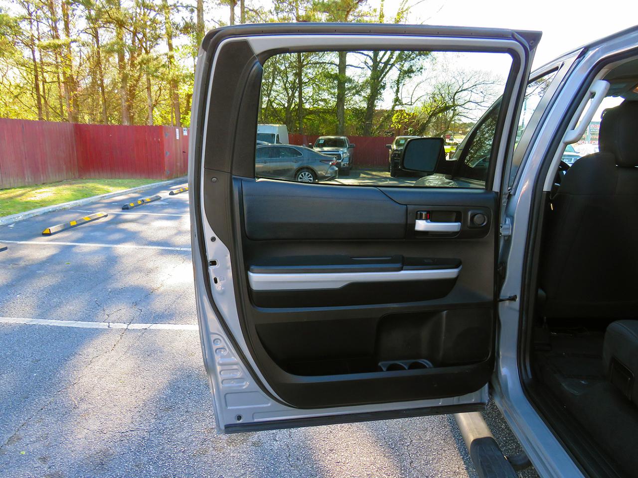 Toyota Tundra 4WD SR5 CrewMax 5.5' Bed 5.7L (Natl) 2021