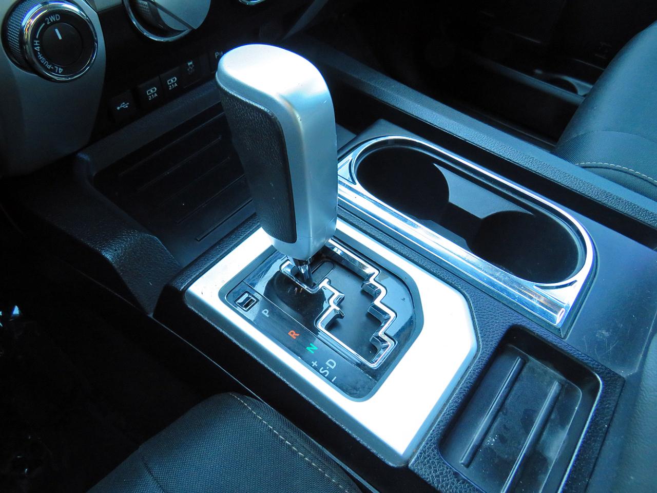 Toyota Tundra 4WD SR5 CrewMax 5.5' Bed 5.7L (Natl) 2021