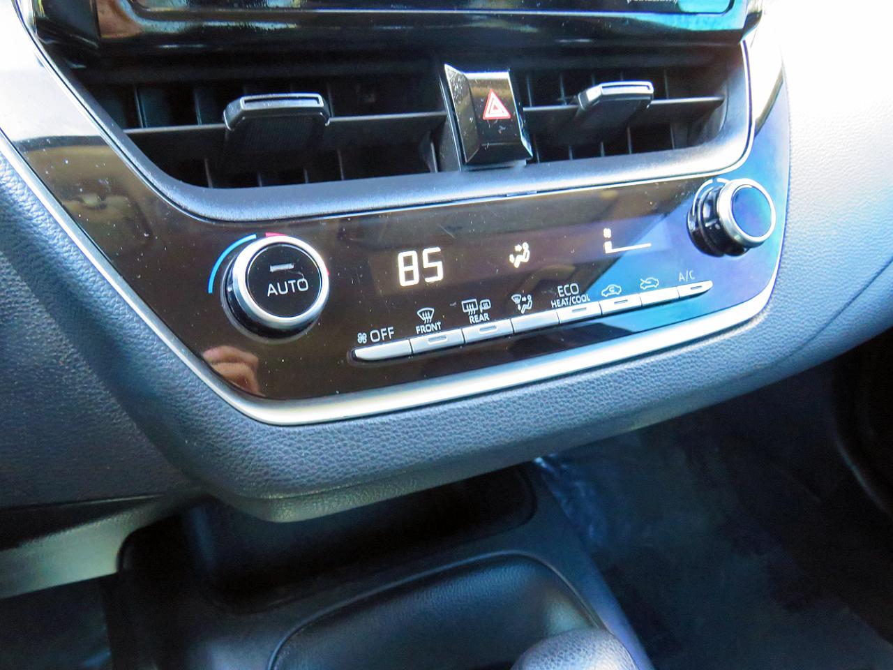 Toyota Corolla LE CVT (Natl) 2021